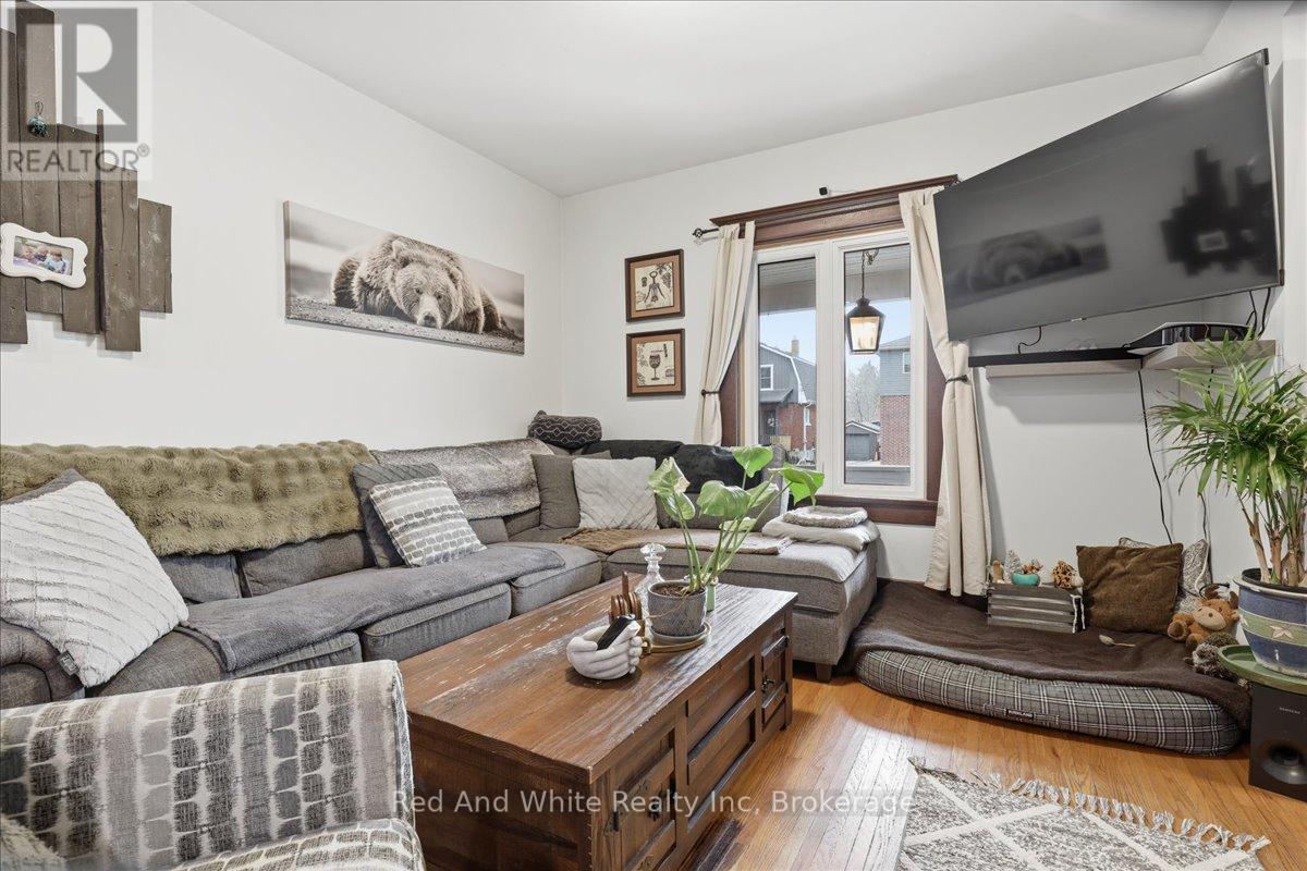 608 Ontario Street, Stratford, Ontario  N5A 3J5 - Photo 6 - X13023326