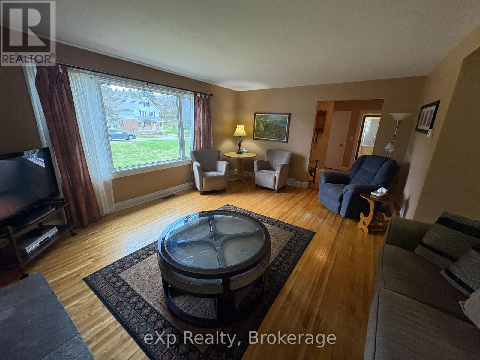 661 2nd Avenue Se, Georgian Bluffs, Ontario  N4K 5T2 - Photo 11 - X13023384