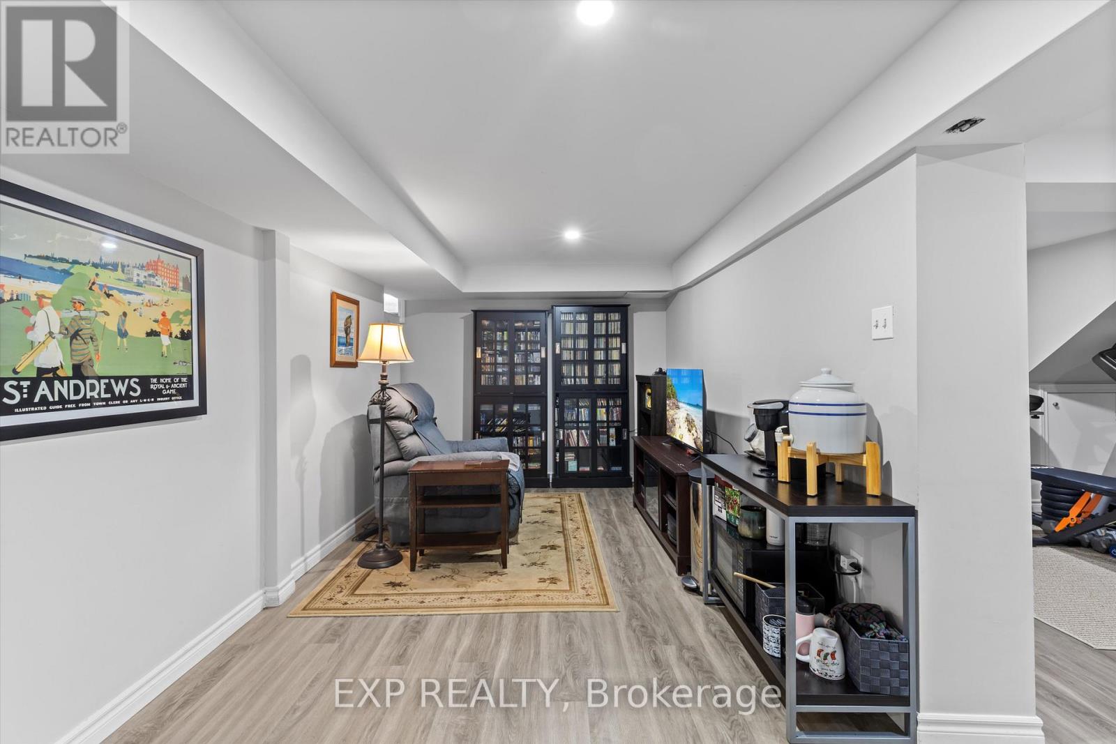 34 Connor Drive, Whitchurch-Stouffville, Ontario  L4A 7X3 - Photo 11 - N12980846