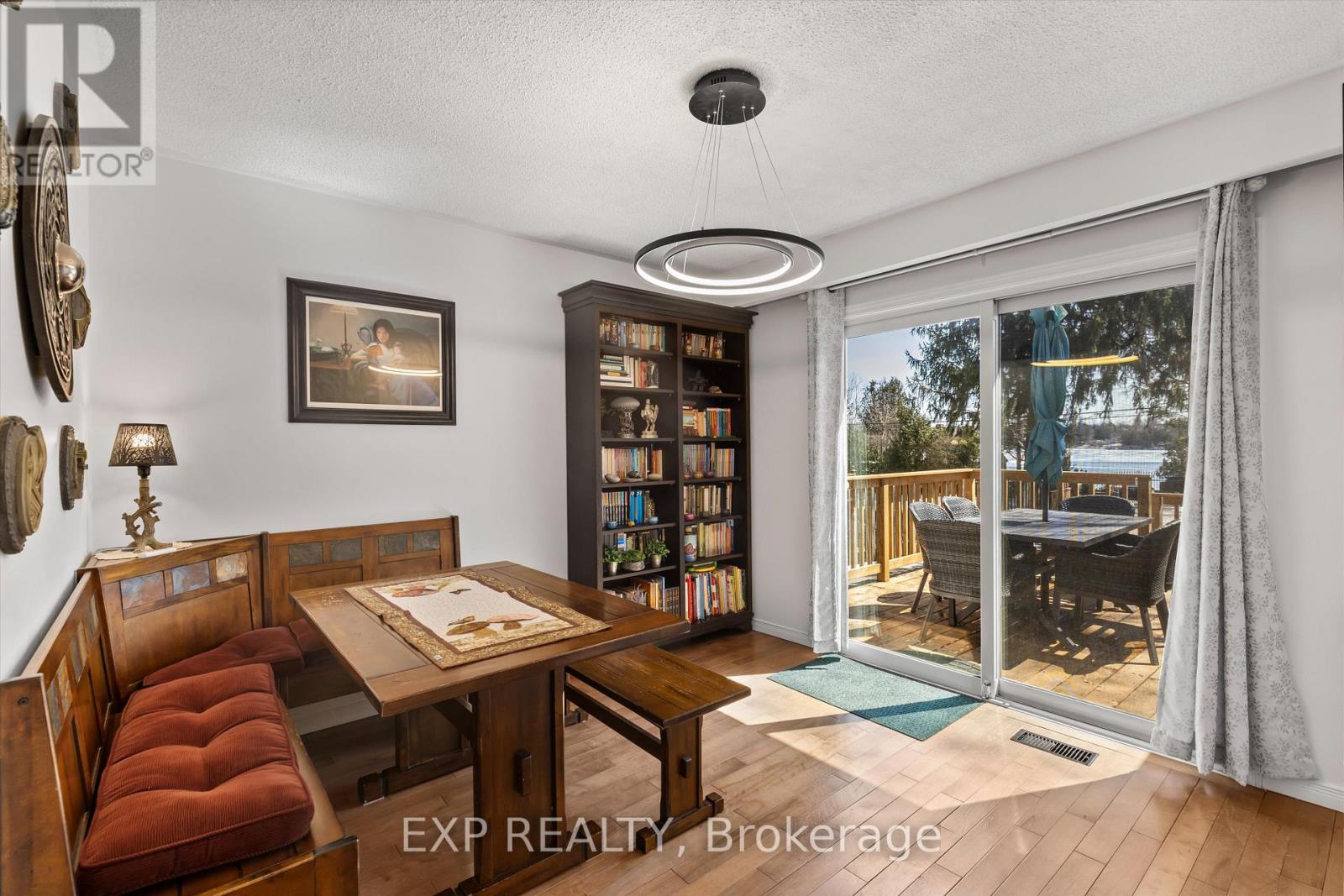 34 Connor Drive, Whitchurch-Stouffville, Ontario  L4A 7X3 - Photo 6 - N12980846