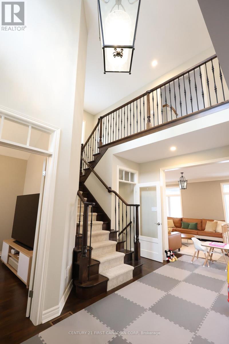 2369 Torrey Pines Way, London North, Ontario  N6G 0K6 - Photo 12 - X12846578