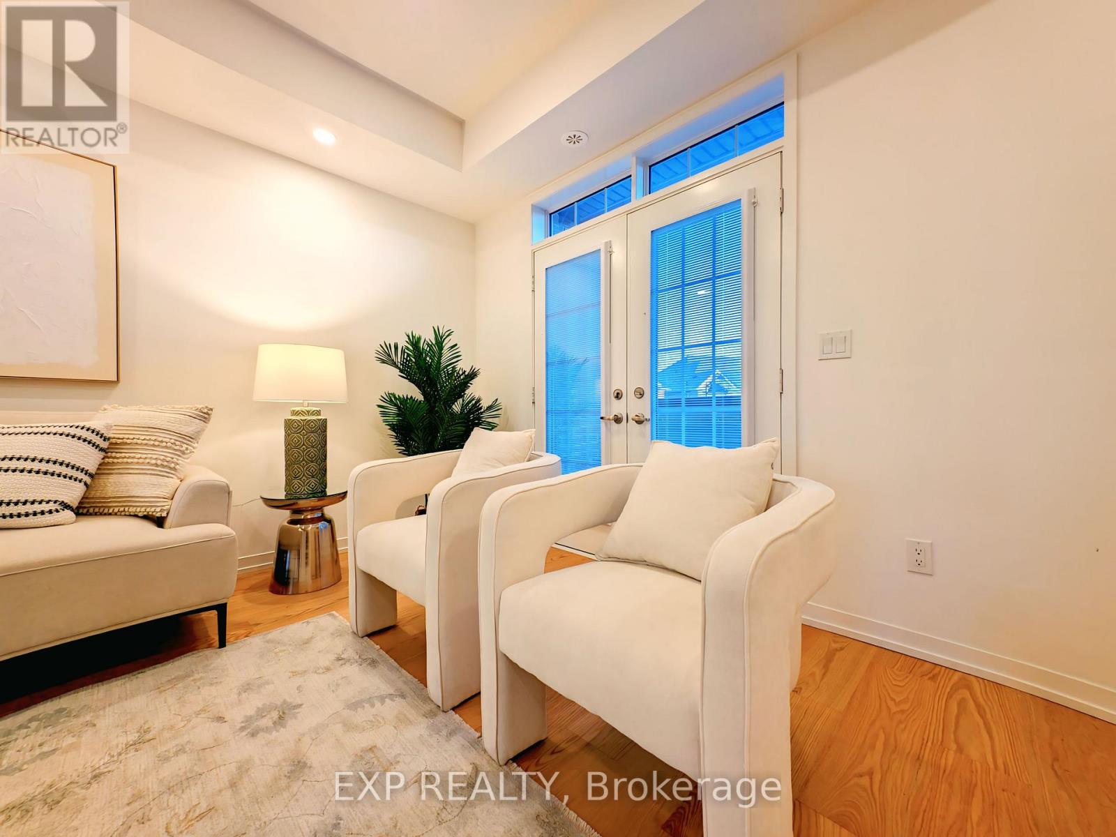 340 Clay Stones Street, Newmarket, Ontario  L3X 0M1 - Photo 3 - N13023312