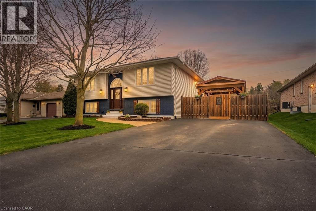 22 LORRAINE Avenue, Tillsonburg, Ontario