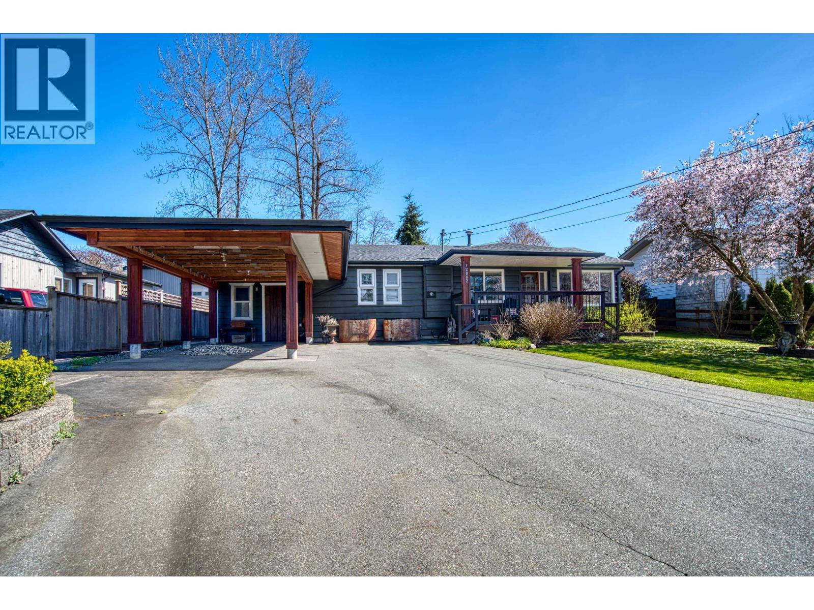 12082 261 Street, Maple Ridge, British Columbia  V2W 2A6 - Photo 2 - R3111161