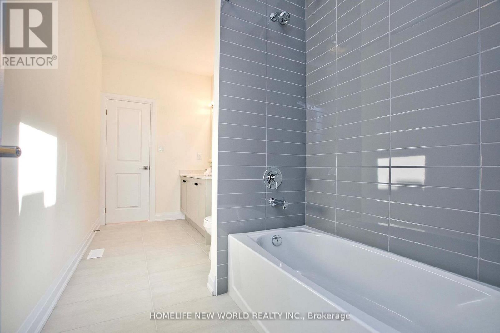 240 Seguin Street N, Richmond Hill, Ontario  L4E 2Y5 - Photo 25 - N12858112