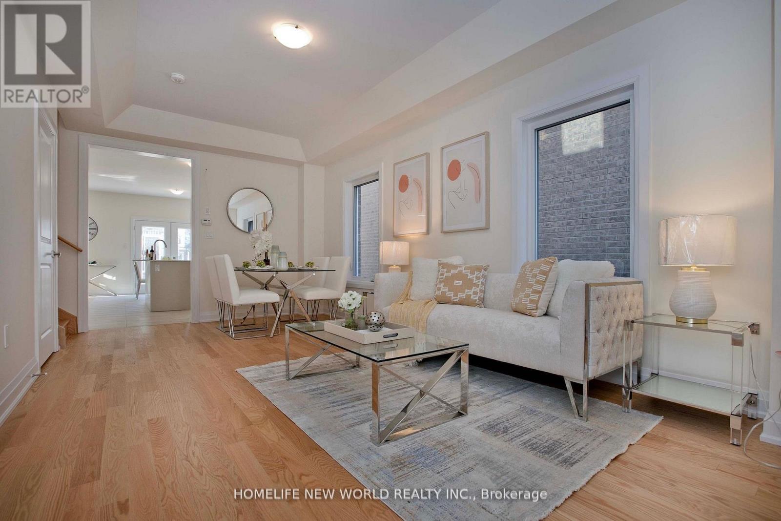 240 Seguin Street N, Richmond Hill, Ontario  L4E 2Y5 - Photo 4 - N12858112