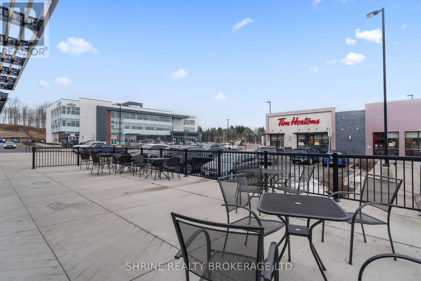 1876 Oxford Street W, London South, Ontario  N6K 0J8 - Photo 3 - X13023334