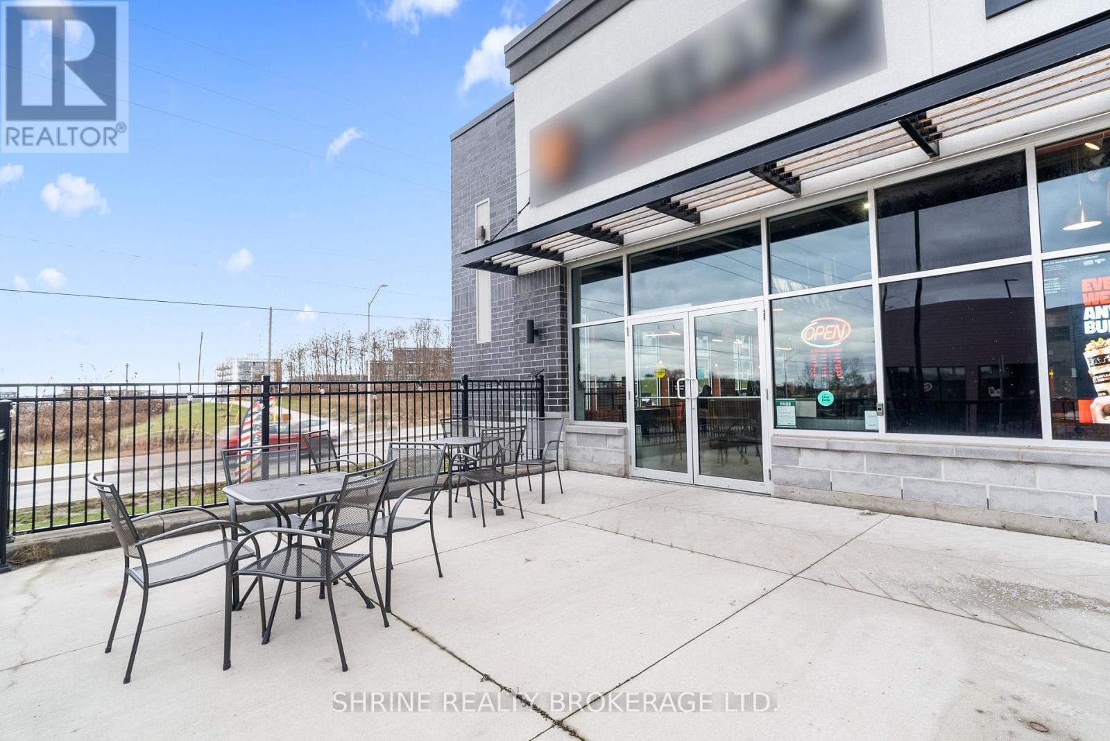 1876 Oxford Street W, London South, Ontario  N6K 0J8 - Photo 5 - X13023334