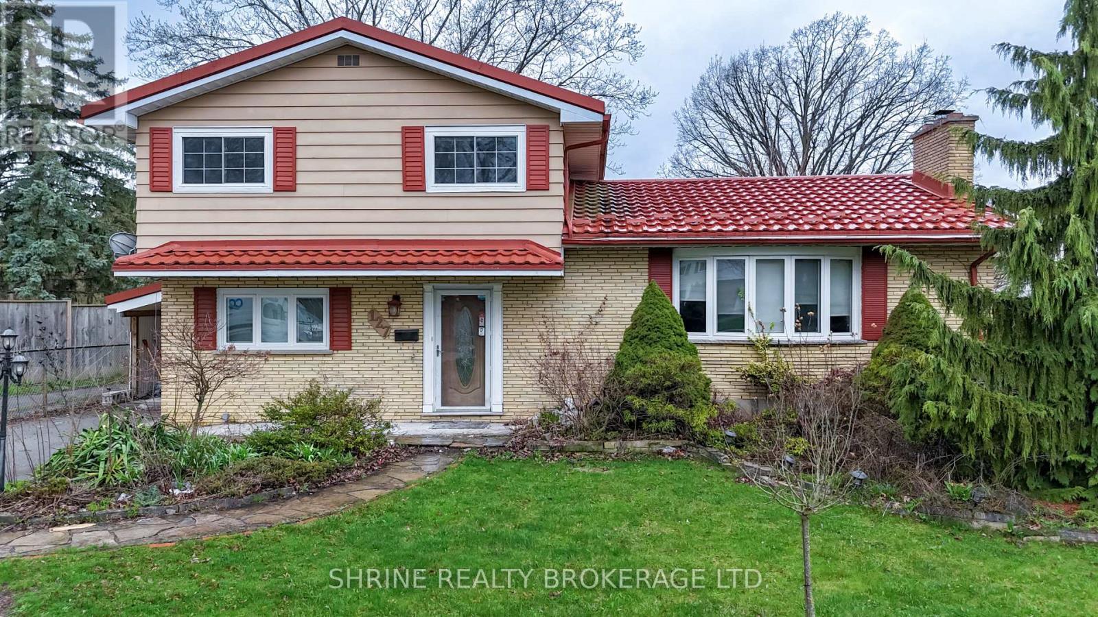 Photo 3 of 33 for 127 Odessa Avenue