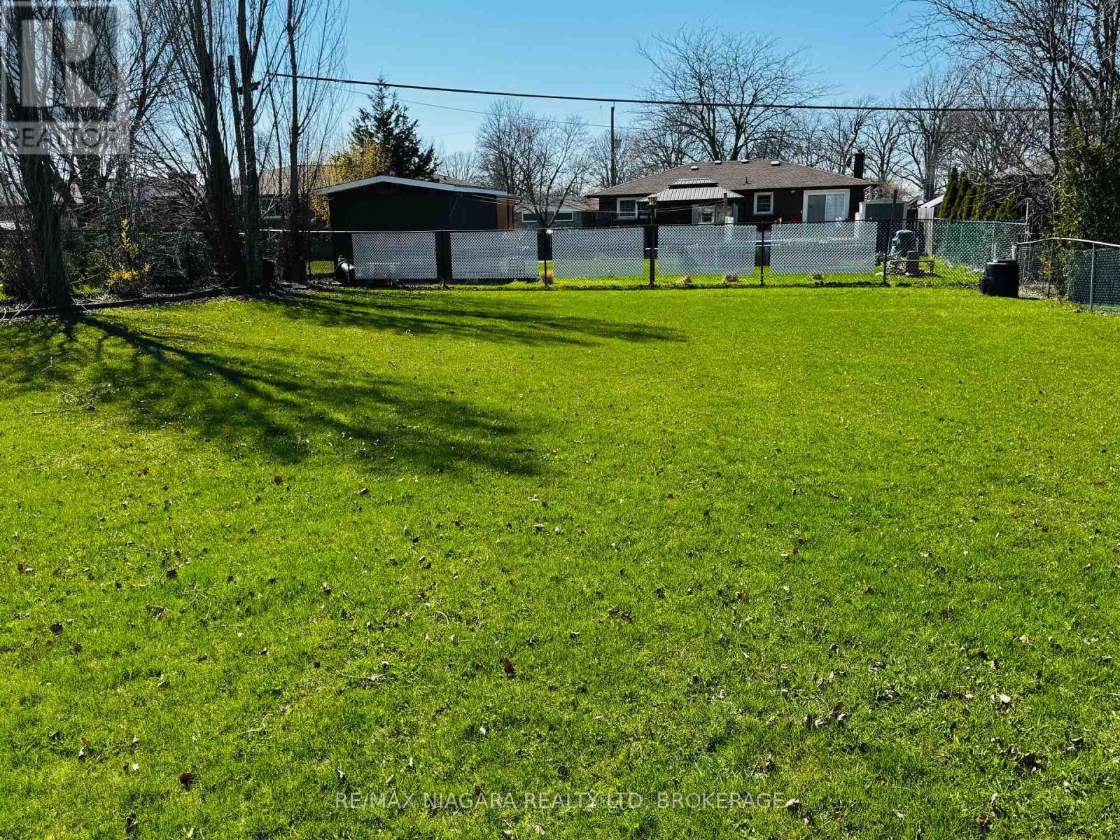 15 Collier Road N, Thorold, Ontario  L2V 2W8 - Photo 3 - X13023250