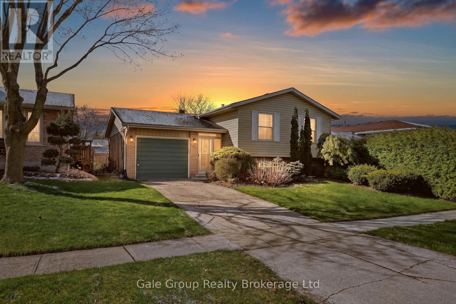 111 CHIPPEWA AVENUE, Woodstock, Ontario