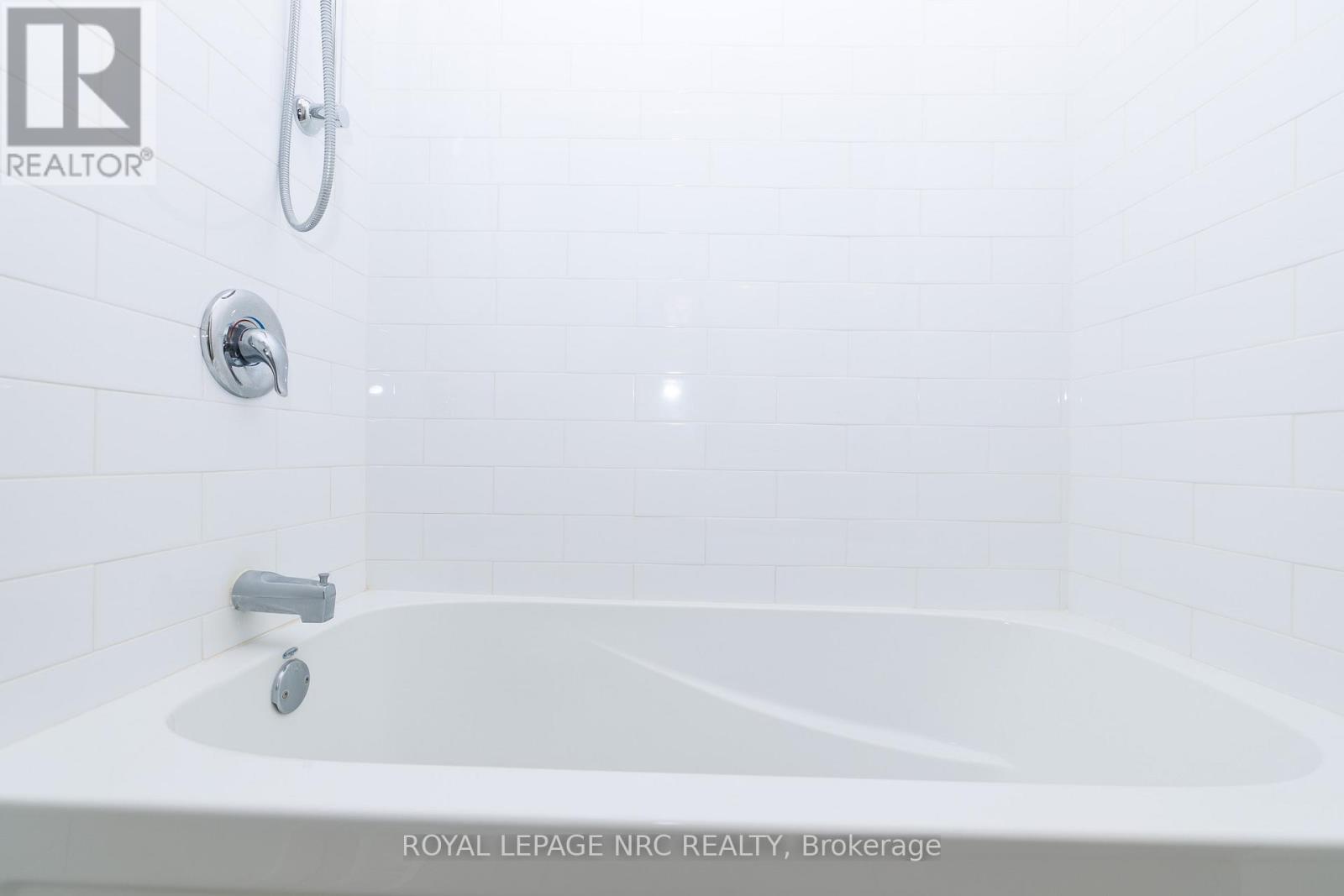 8 Kerwin Gate, St. Catharines, Ontario  L2N 4J8 - Photo 15 - X13023436