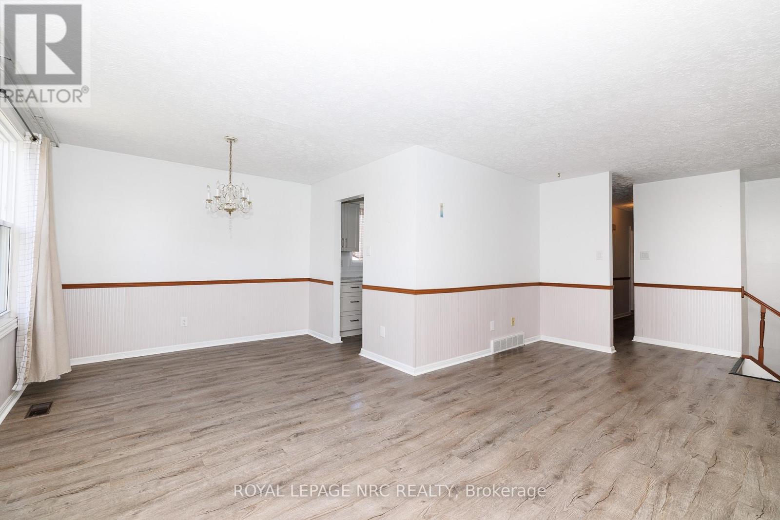 8 Kerwin Gate, St. Catharines, Ontario  L2N 4J8 - Photo 4 - X13023436