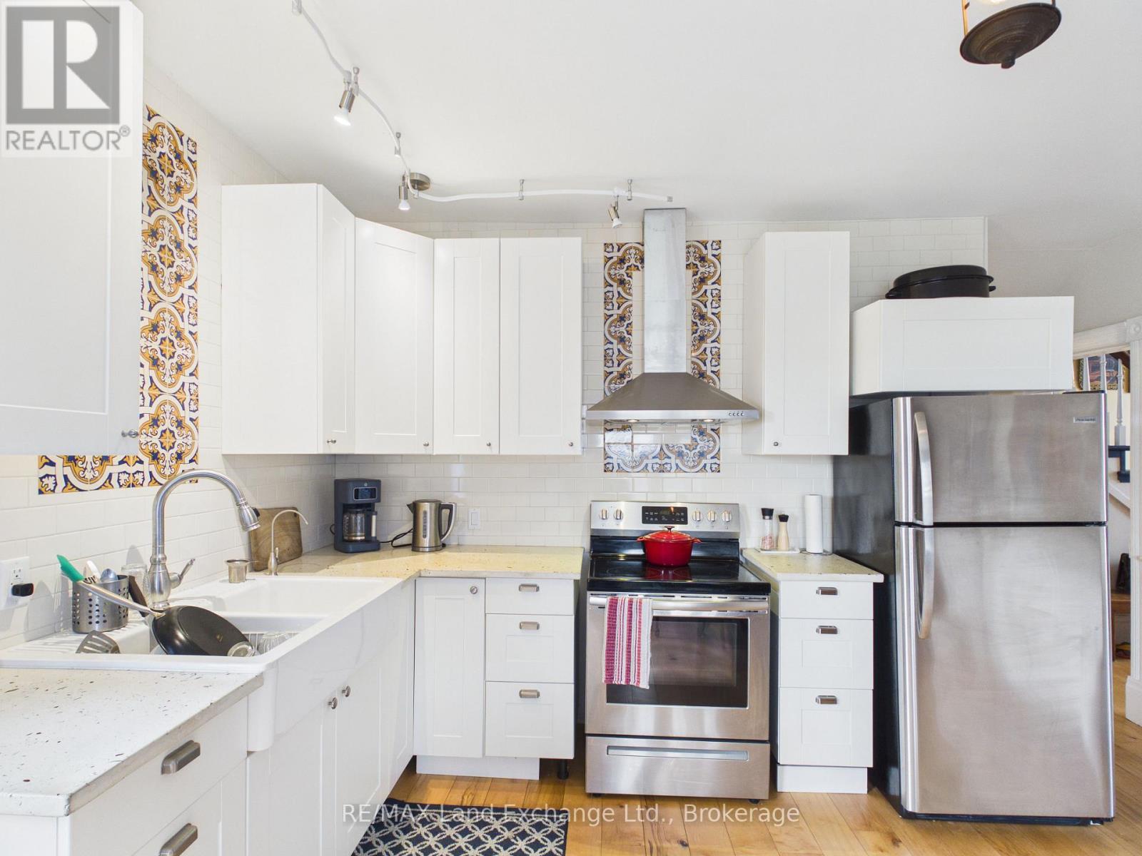 208 Austin Side Road S, Brockton, Ontario  N0G 2V0 - Photo 3 - X13023454