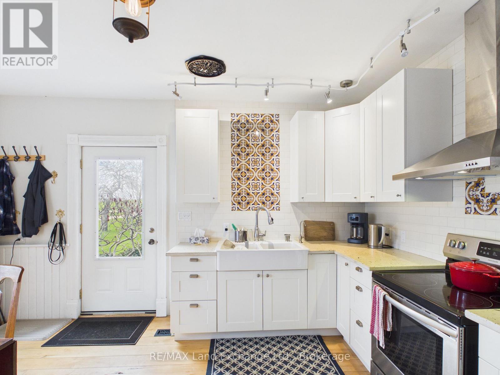 208 Austin Side Road S, Brockton, Ontario  N0G 2V0 - Photo 4 - X13023454