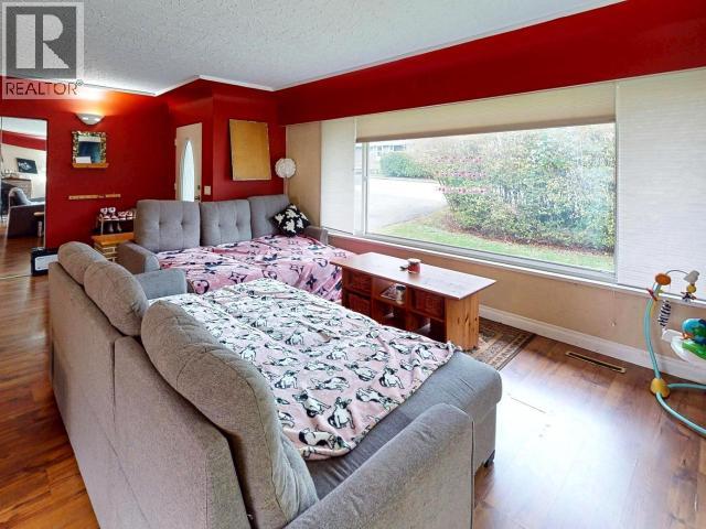 3361 Joyce Ave, Powell River, British Columbia   - Photo 6 - 19633