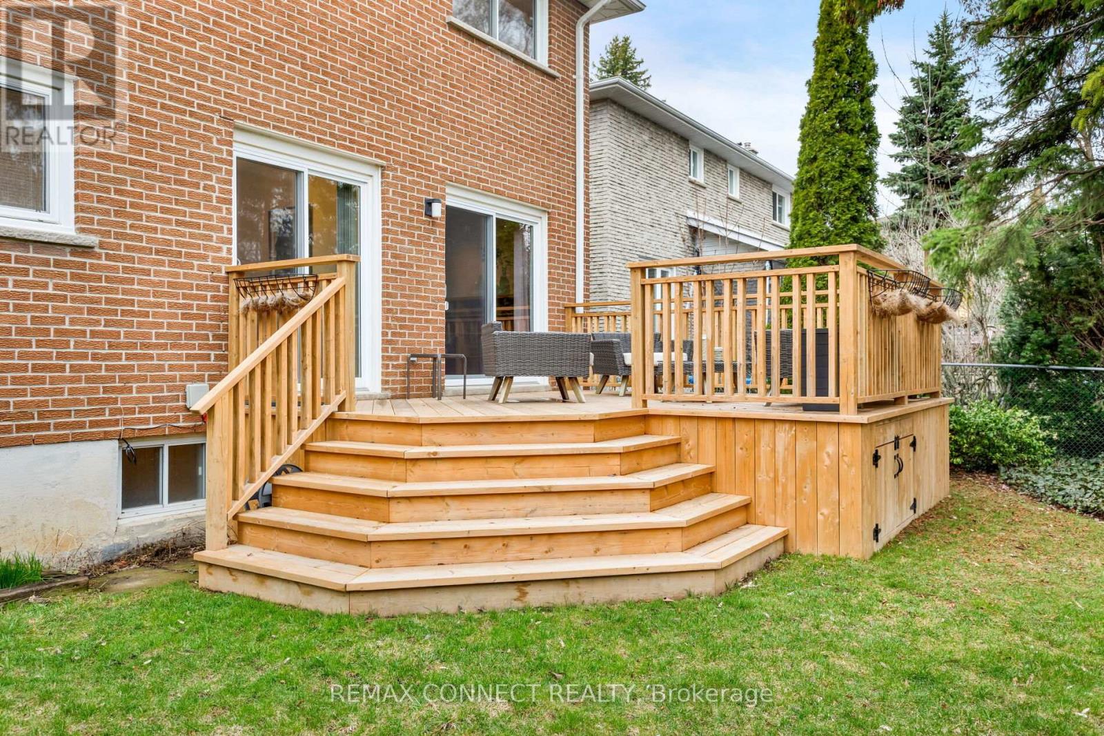 16 Shadberry Drive, Toronto, Ontario  M2H 3C8 - Photo 48 - C13023344