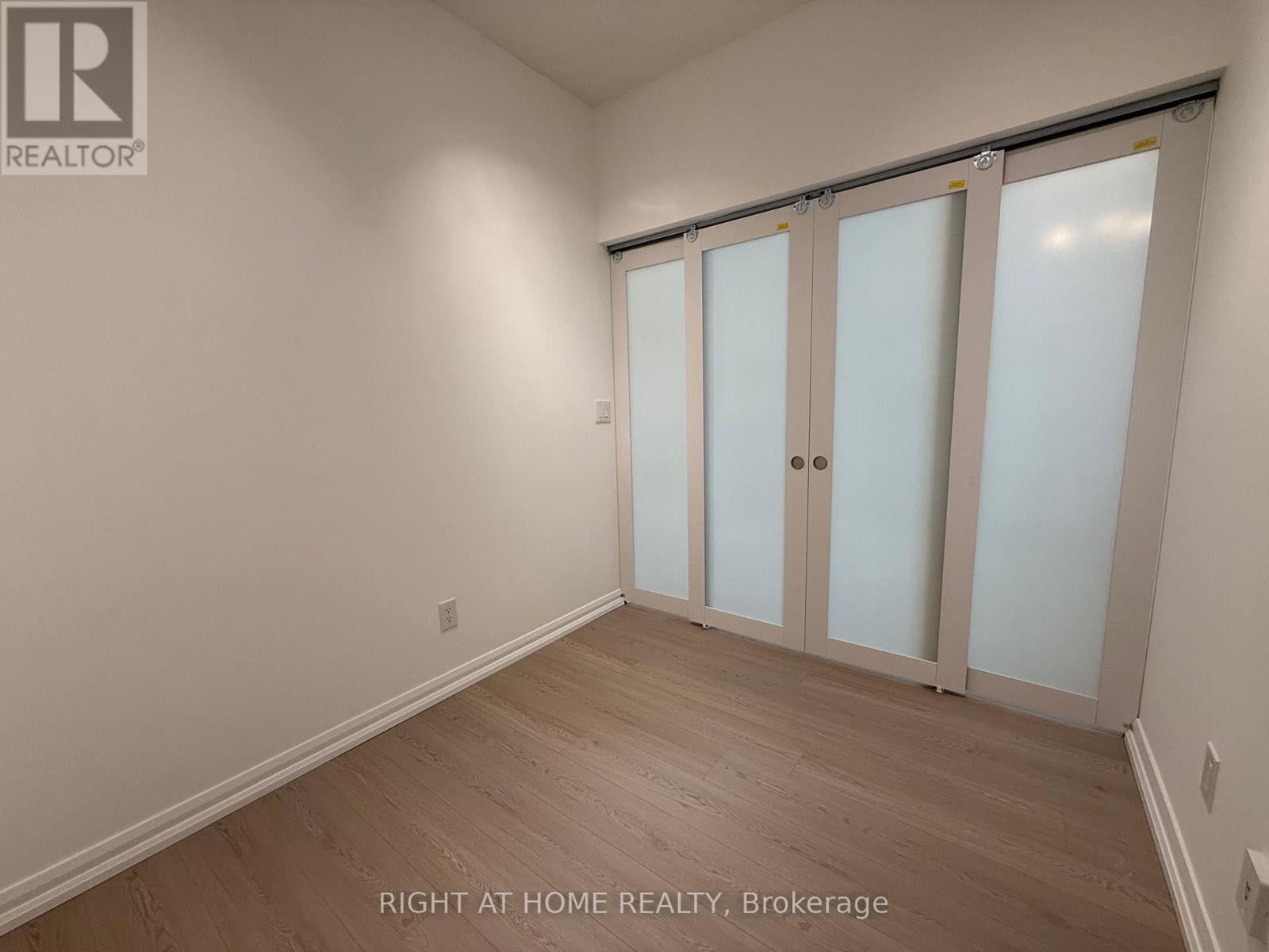 1118 - 111 Elizabeth Street, Toronto, Ontario  M5G 1P7 - Photo 12 - C13023352