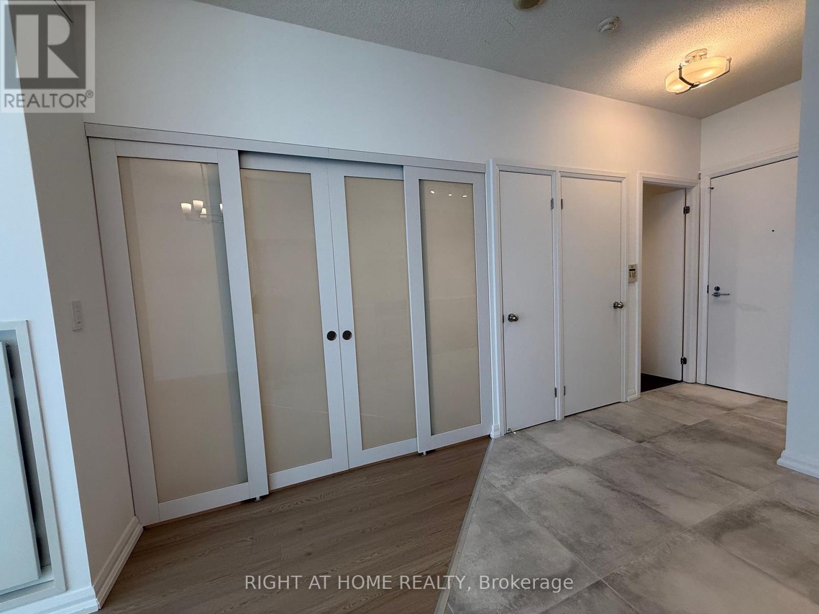 1118 - 111 Elizabeth Street, Toronto, Ontario  M5G 1P7 - Photo 13 - C13023352