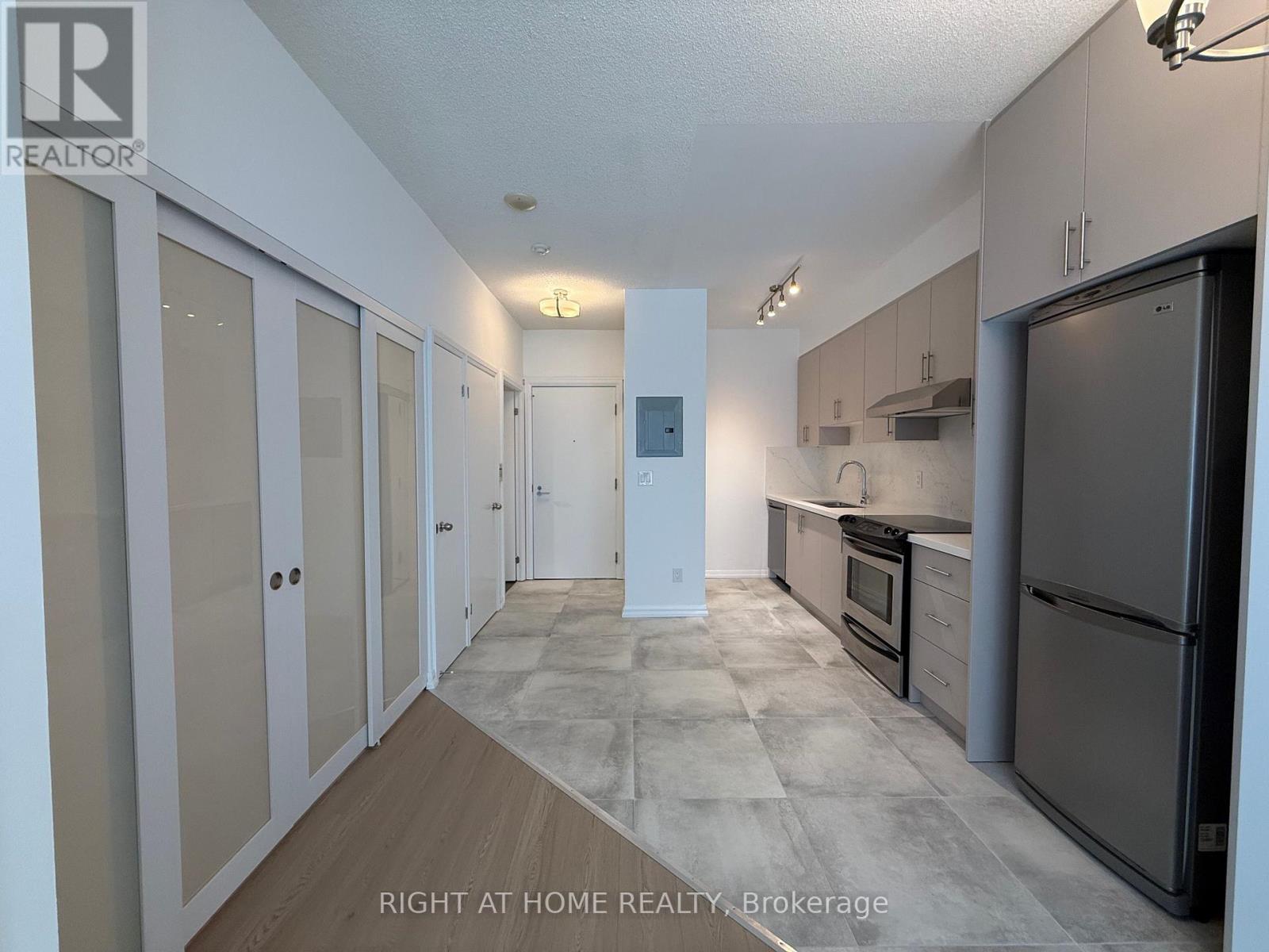 1118 - 111 Elizabeth Street, Toronto, Ontario  M5G 1P7 - Photo 14 - C13023352