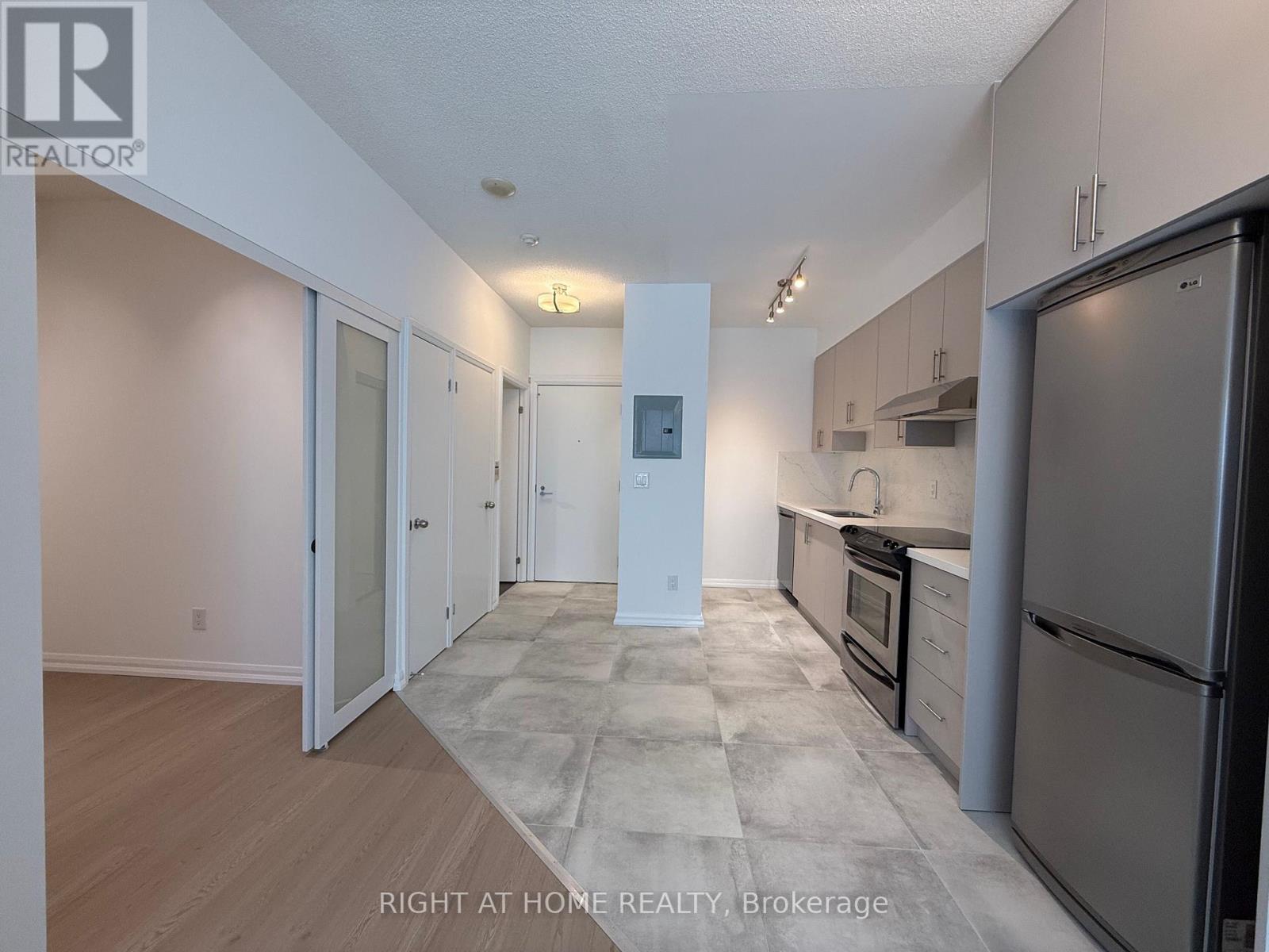 1118 - 111 Elizabeth Street, Toronto, Ontario  M5G 1P7 - Photo 9 - C13023352