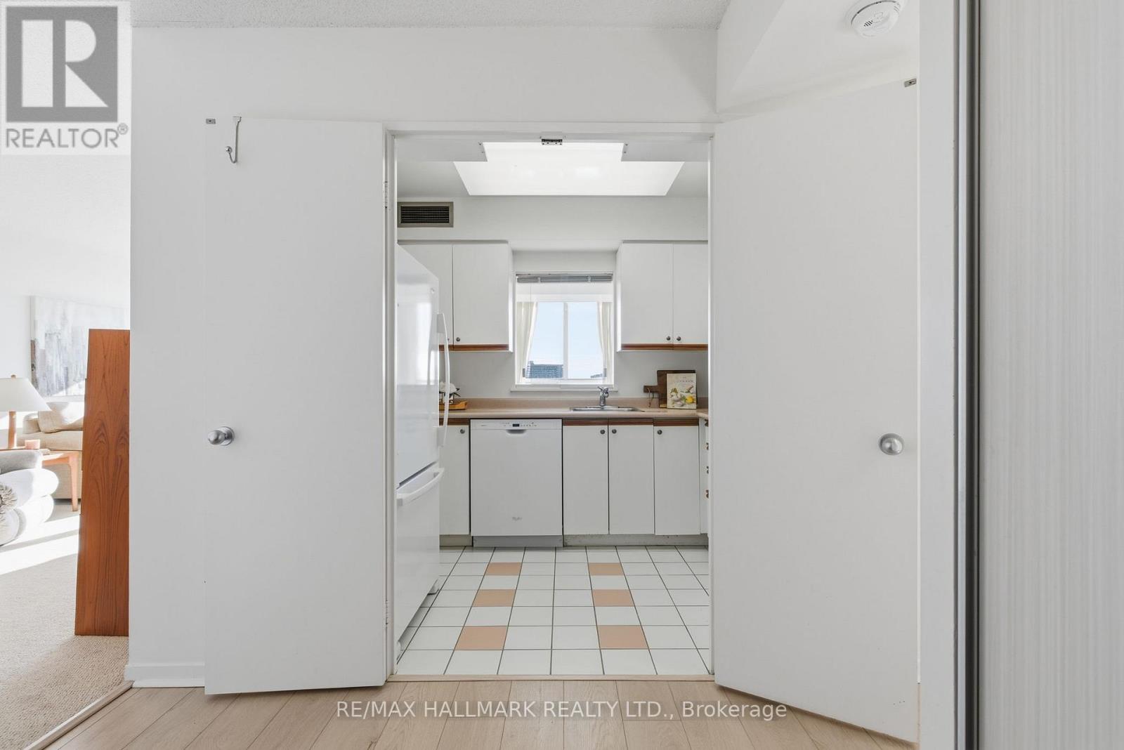 1801 - 21 Overlea Boulevard, Toronto, Ontario  M4H 1P2 - Photo 11 - C13023406