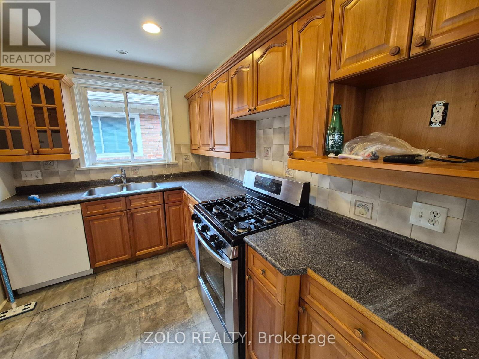 58 Mooregate Avenue, Toronto, Ontario  M1K 3V7 - Photo 6 - E13023404