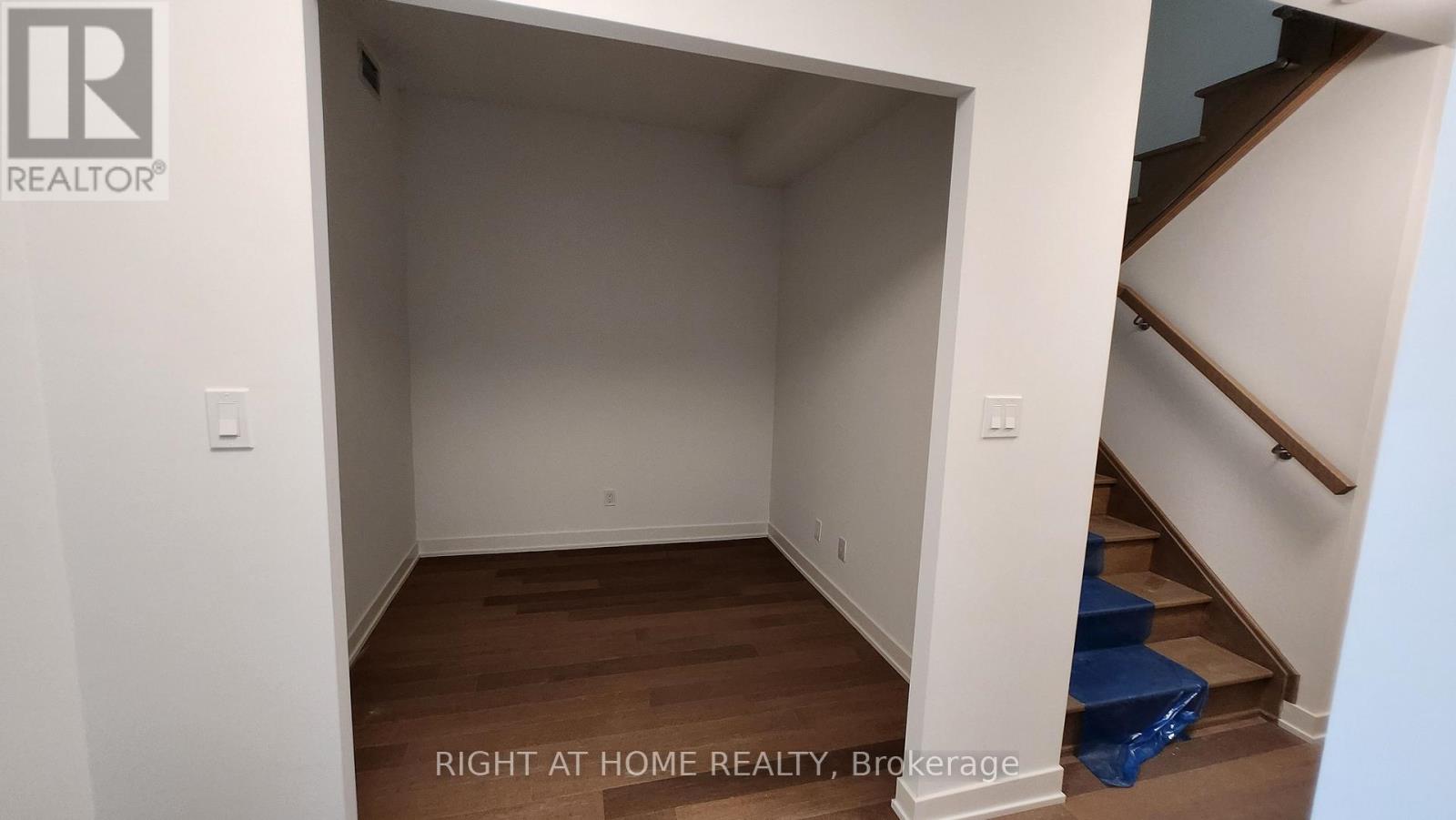 913 - 38 Simcoe Promenade, Markham, Ontario  L6G 0H7 - Photo 4 - N13023348