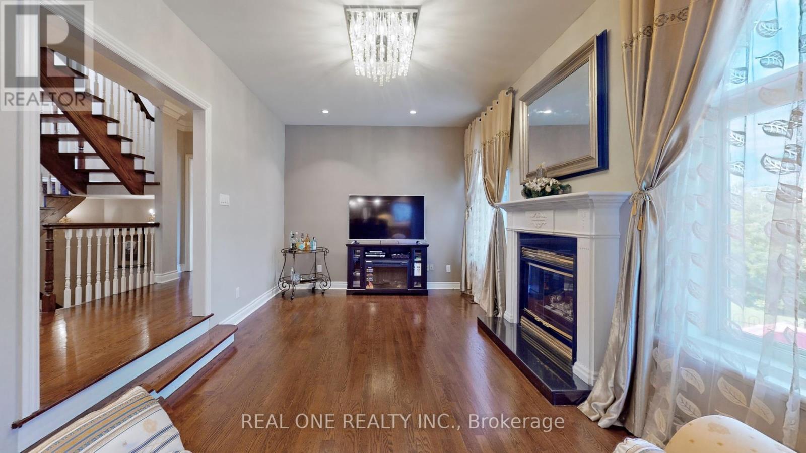 12 Jarvis Avenue, Aurora, Ontario  L4G 6W8 - Photo 11 - N13023356