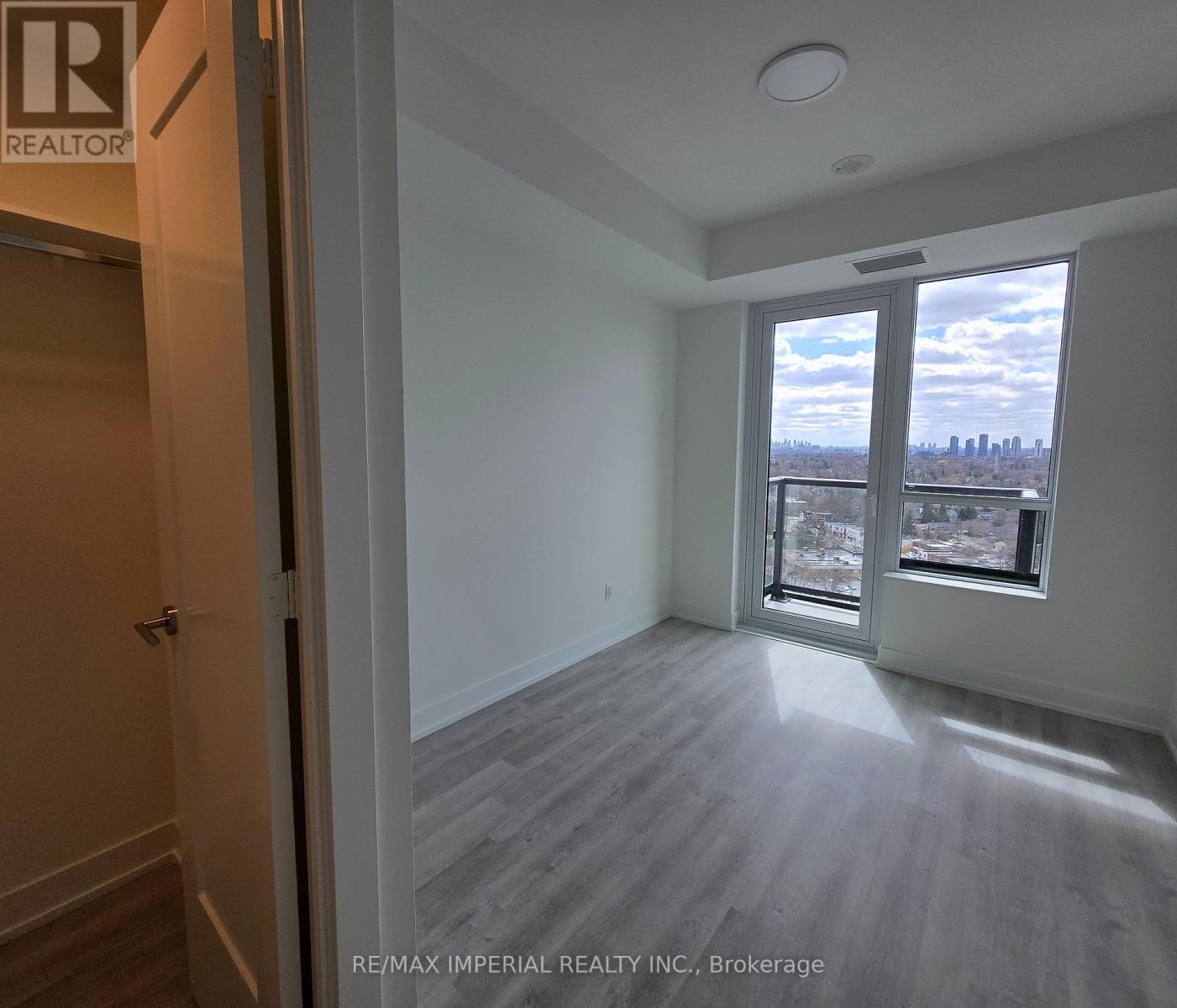 2110 - 60 Central Park Parkway, Toronto, Ontario  M9A 3K1 - Photo 10 - W13023364