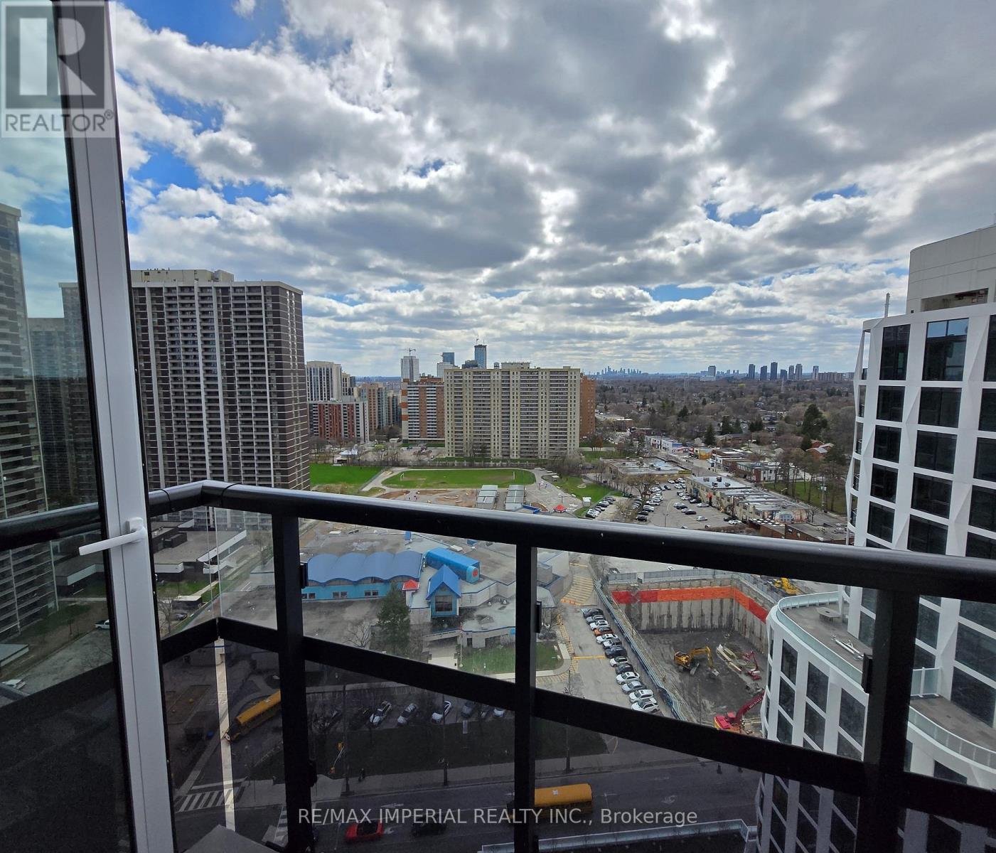 2110 - 60 Central Park Parkway, Toronto, Ontario  M9A 3K1 - Photo 14 - W13023364