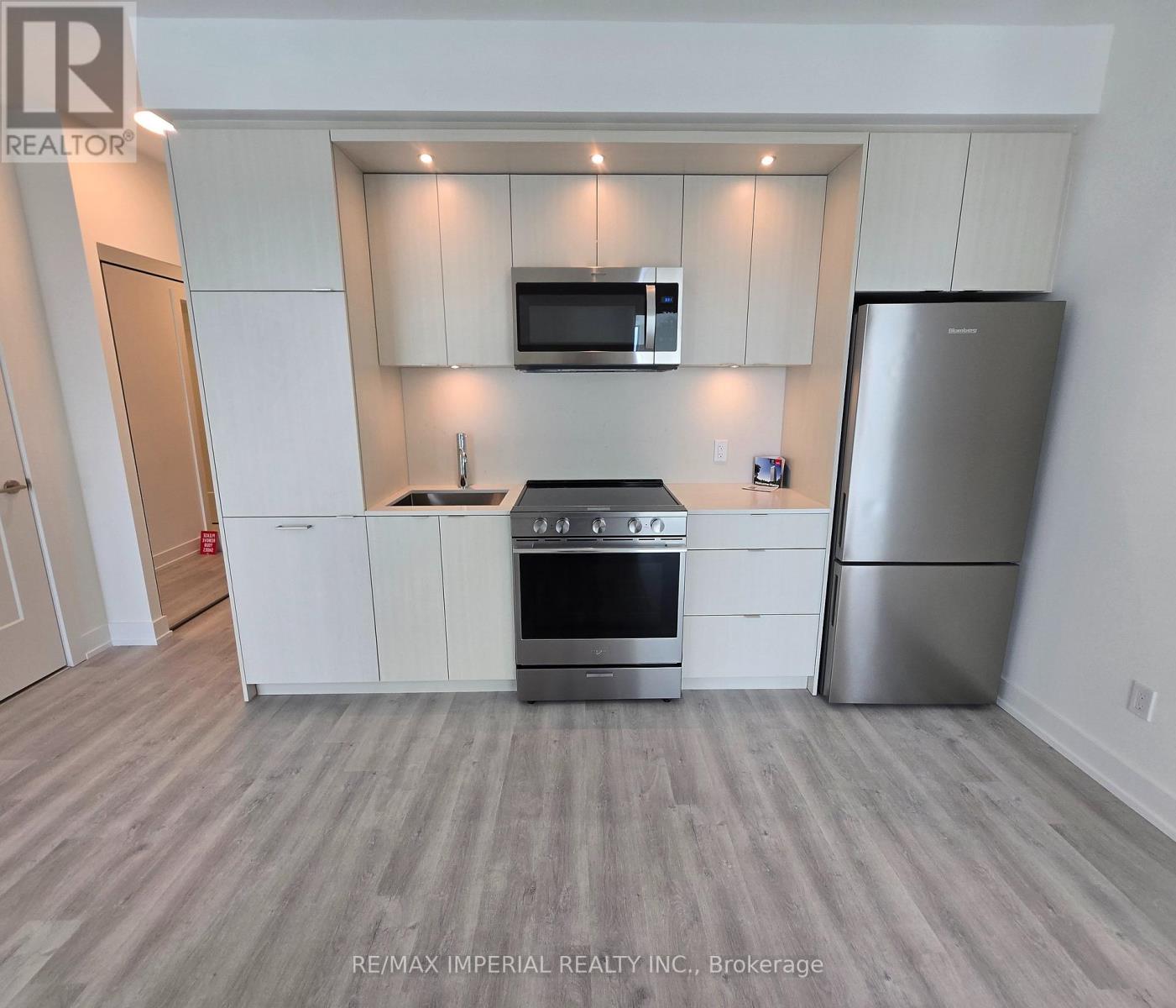 2110 - 60 Central Park Parkway, Toronto, Ontario  M9A 3K1 - Photo 4 - W13023364