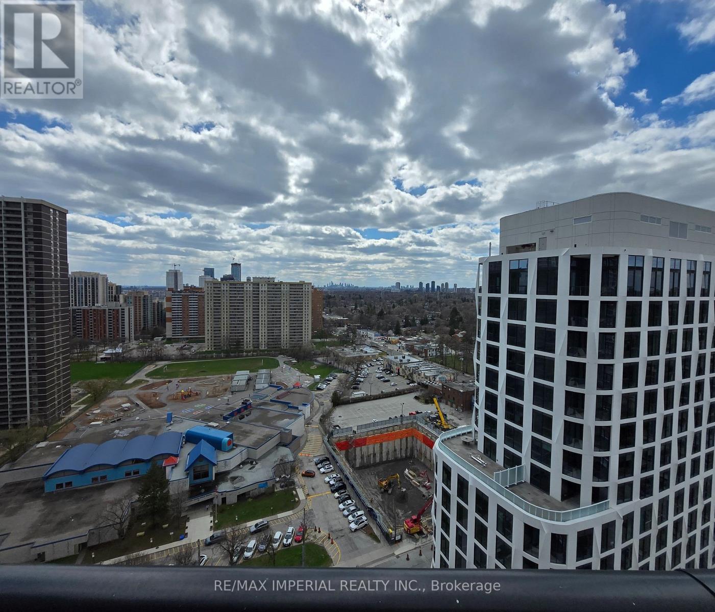 2110 - 60 Central Park Parkway, Toronto, Ontario  M9A 3K1 - Photo 9 - W13023364