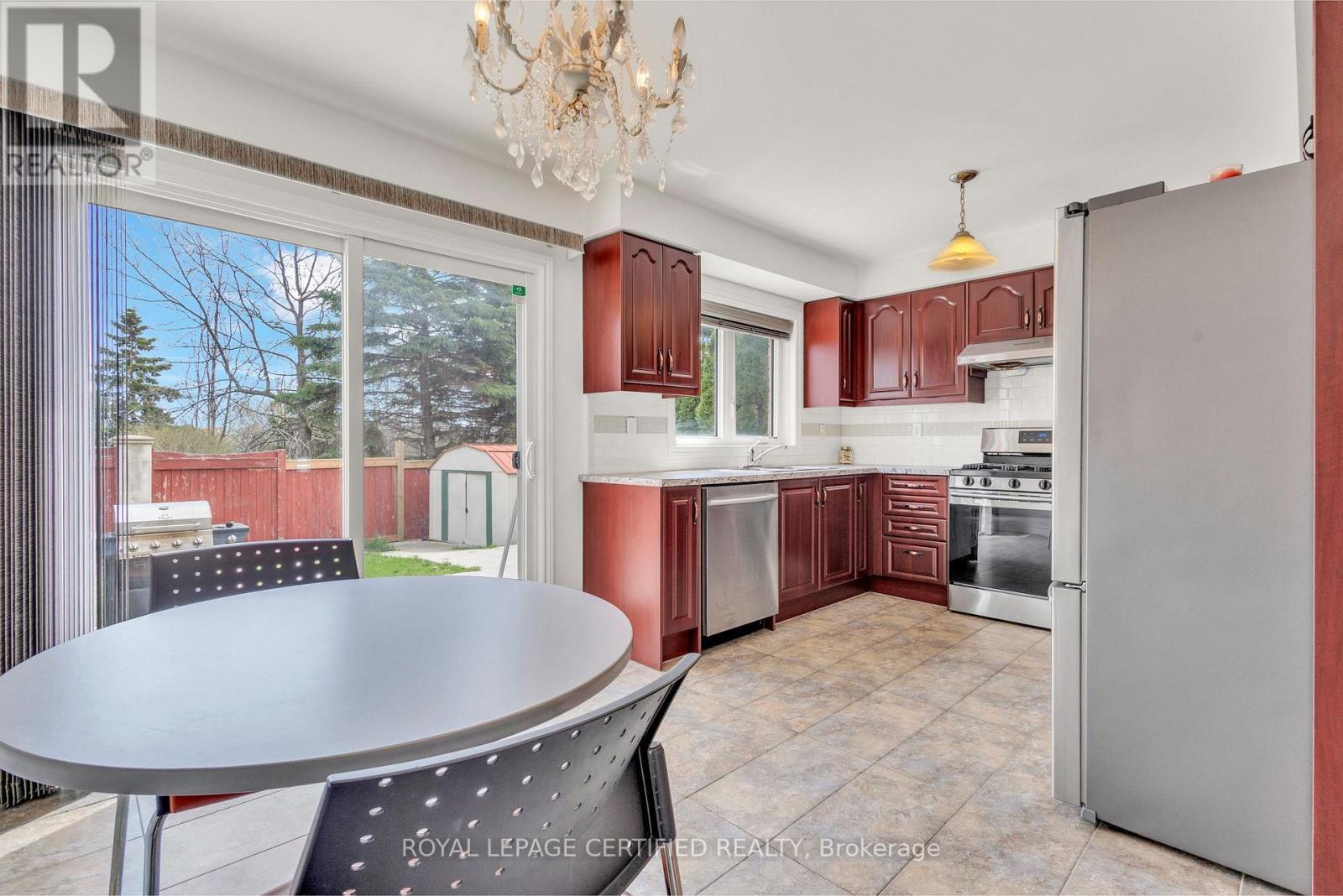 13 Mount Fuji Crescent, Brampton, Ontario  L6R 2L3 - Photo 11 - W13023386