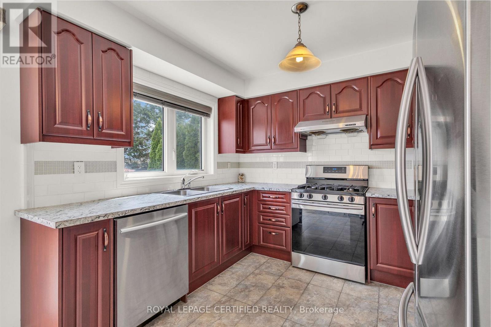 13 Mount Fuji Crescent, Brampton, Ontario  L6R 2L3 - Photo 14 - W13023386