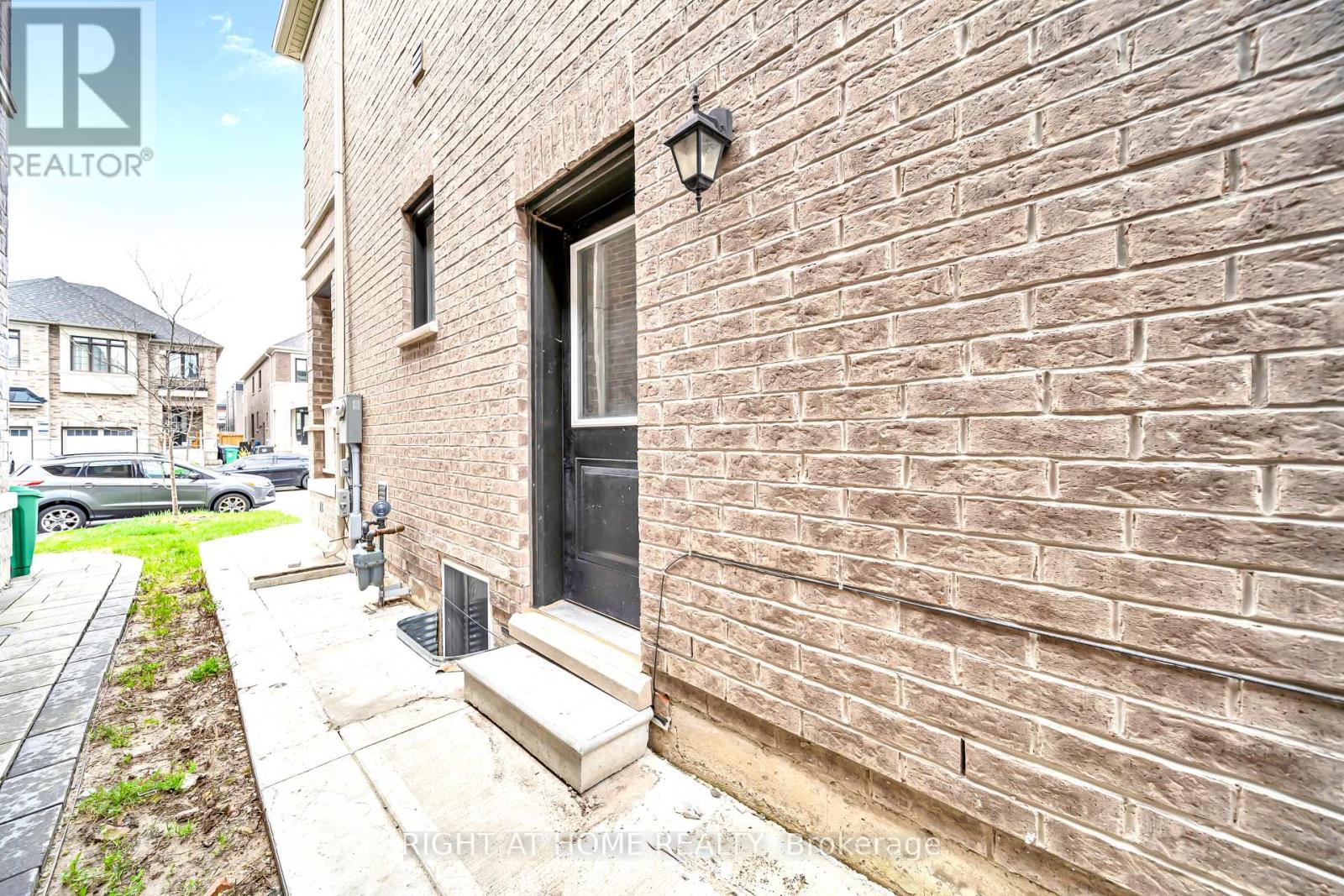 35 Hubbell_basement Floor Road, Brampton, Ontario  L6Y 1P3 - Photo 2 - W13023390