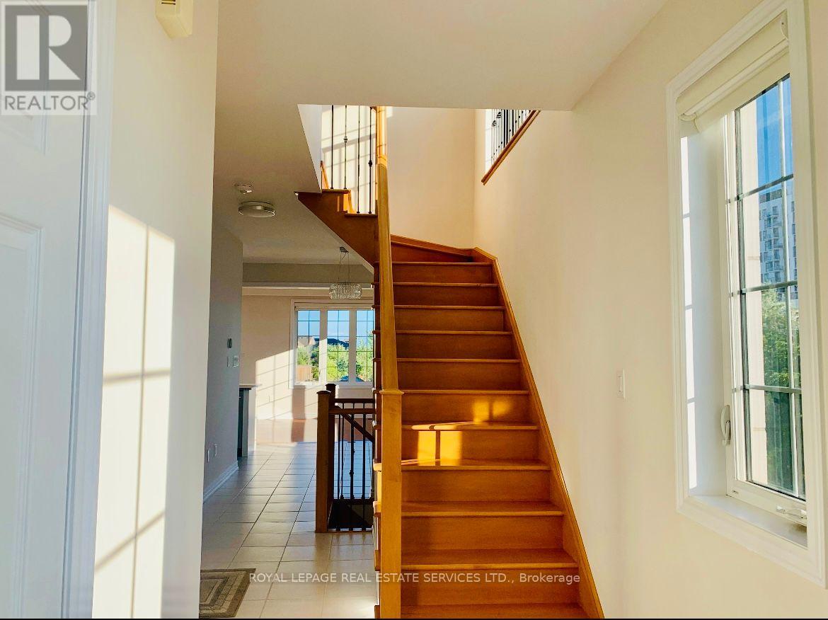 362 Threshing Mill Boulevard, Oakville, Ontario  L6H 0P6 - Photo 2 - W13023422