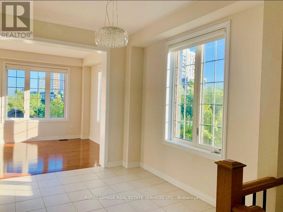 362 Threshing Mill Boulevard, Oakville, Ontario  L6H 0P6 - Photo 3 - W13023422