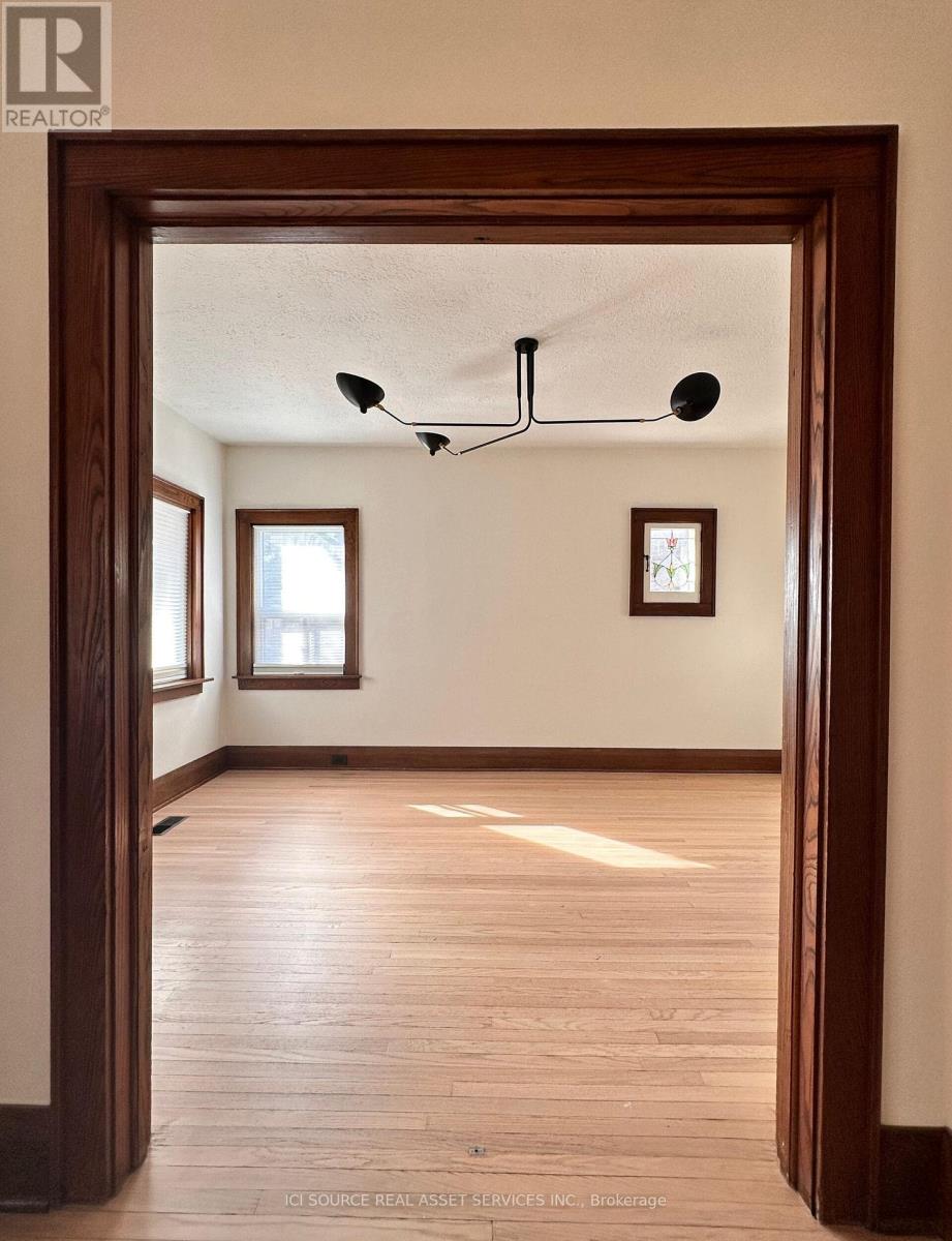 32 ALHAMBRA AVENUE, Toronto, Ontario