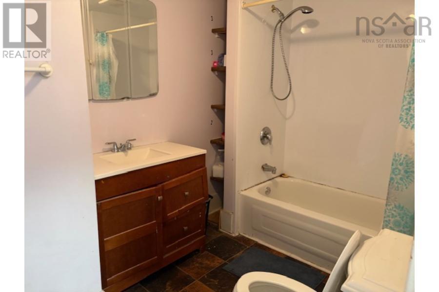 6411 6413 6415 Quinpool Road, Halifax, Nova Scotia  B3L 1A7 - Photo 5 - 202608023