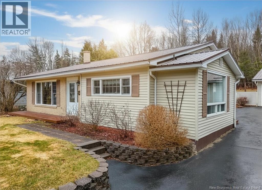 57 Mcnair Drive, Nackawic, New Brunswick  E6G 1A4 - Photo 5 - NB137539