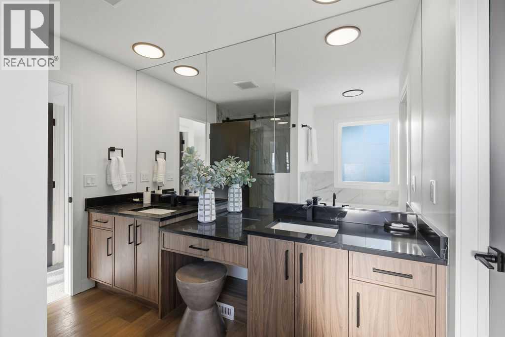 105 Heritage Boulevard, Cochrane, Alberta  T4C 3G8 - Photo 4 - A2299106