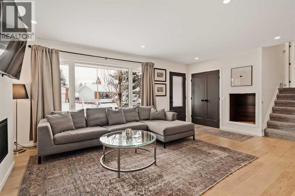 212 Vantage Place Nw, Calgary, Alberta  T3A 1X9 - Photo 12 - A2303575