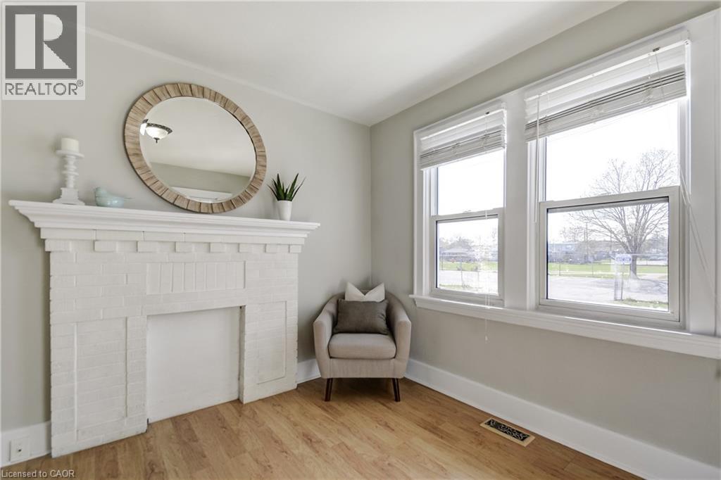 53 East 19th Street, Hamilton, Ontario  L9A 4R9 - Photo 6 - 40819564