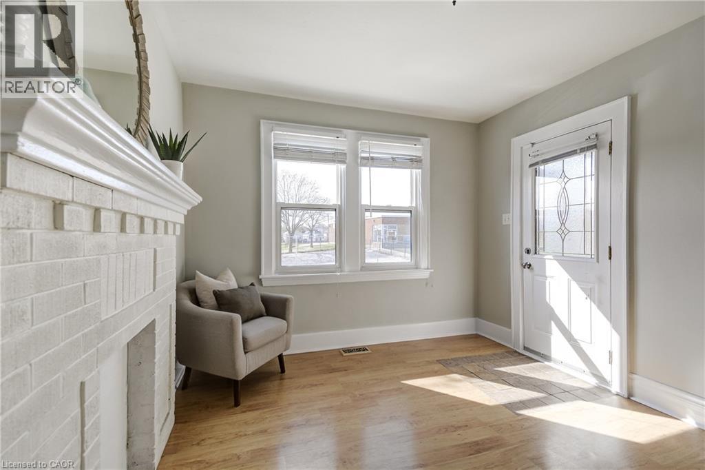53 East 19th Street, Hamilton, Ontario  L9A 4R9 - Photo 3 - 40819564