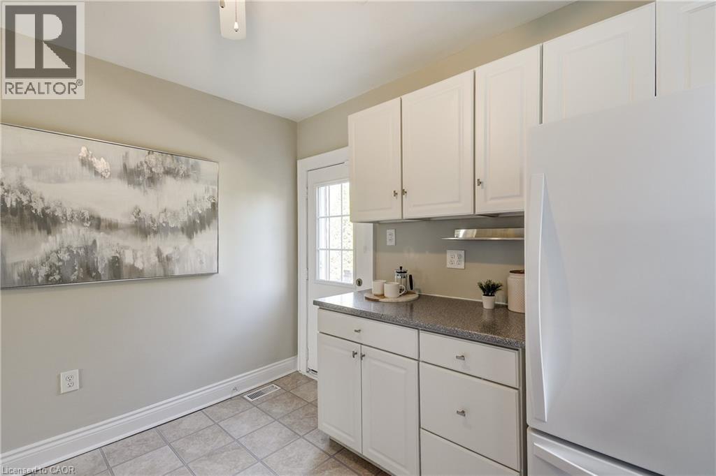 53 East 19th Street, Hamilton, Ontario  L9A 4R9 - Photo 12 - 40819564