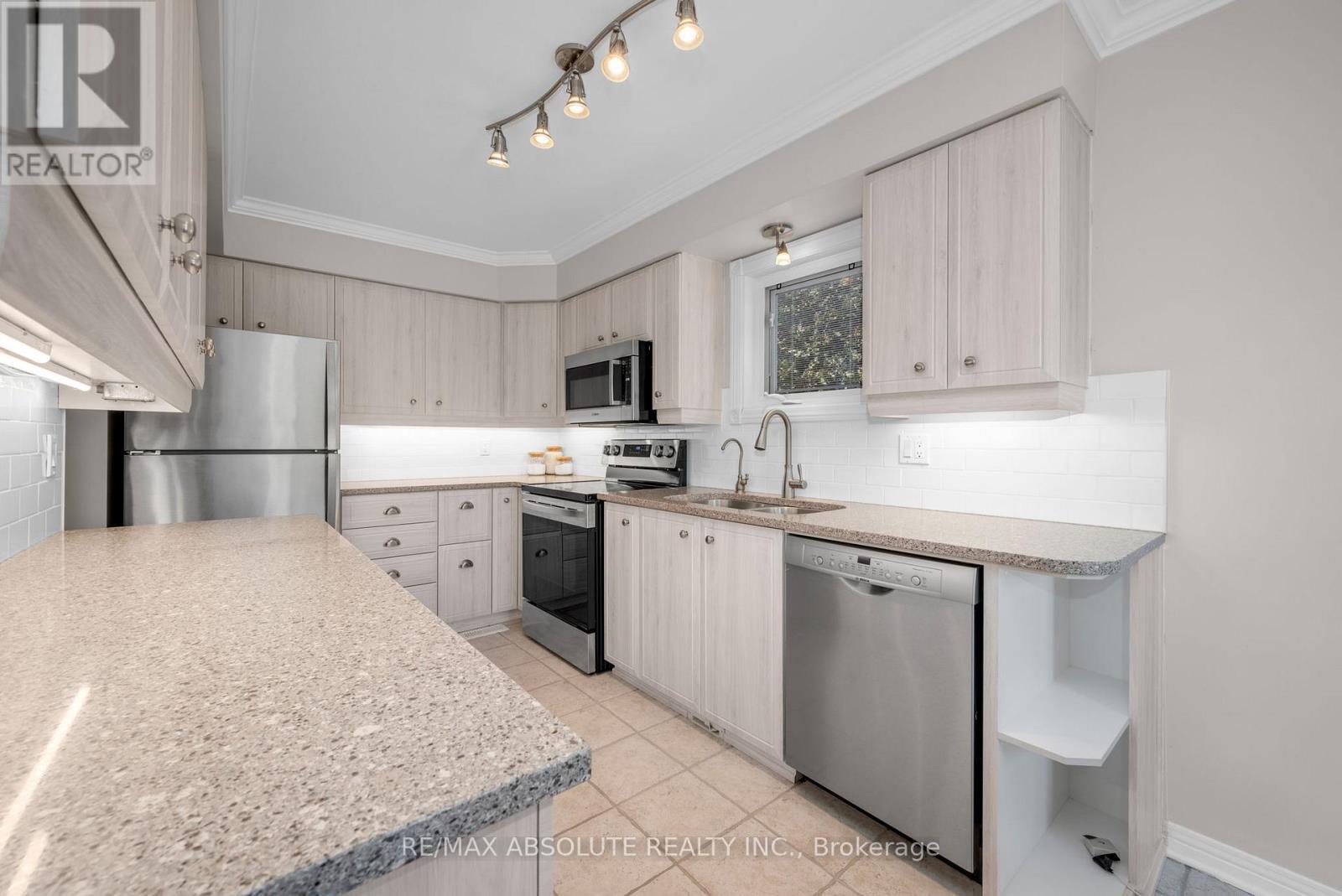 28 Halley Street, Ottawa, Ontario  K2J 3W2 - Photo 13 - X13023482