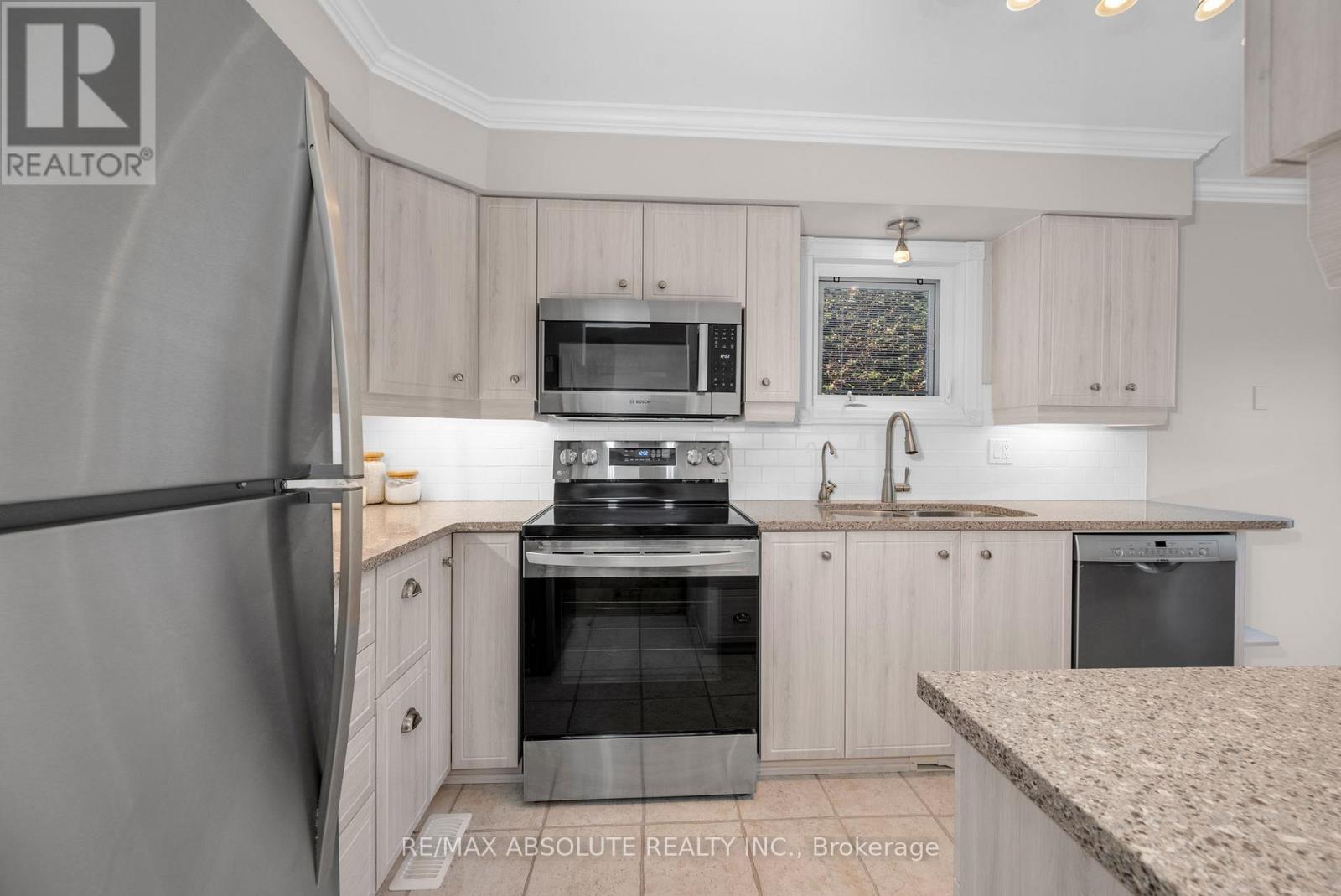 28 Halley Street, Ottawa, Ontario  K2J 3W2 - Photo 15 - X13023482