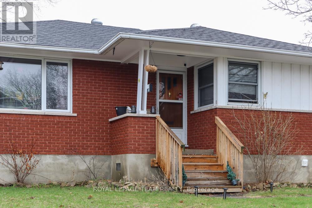 75 Winnifred Street N, Smiths Falls, Ontario  K7A 2N8 - Photo 3 - X13023510