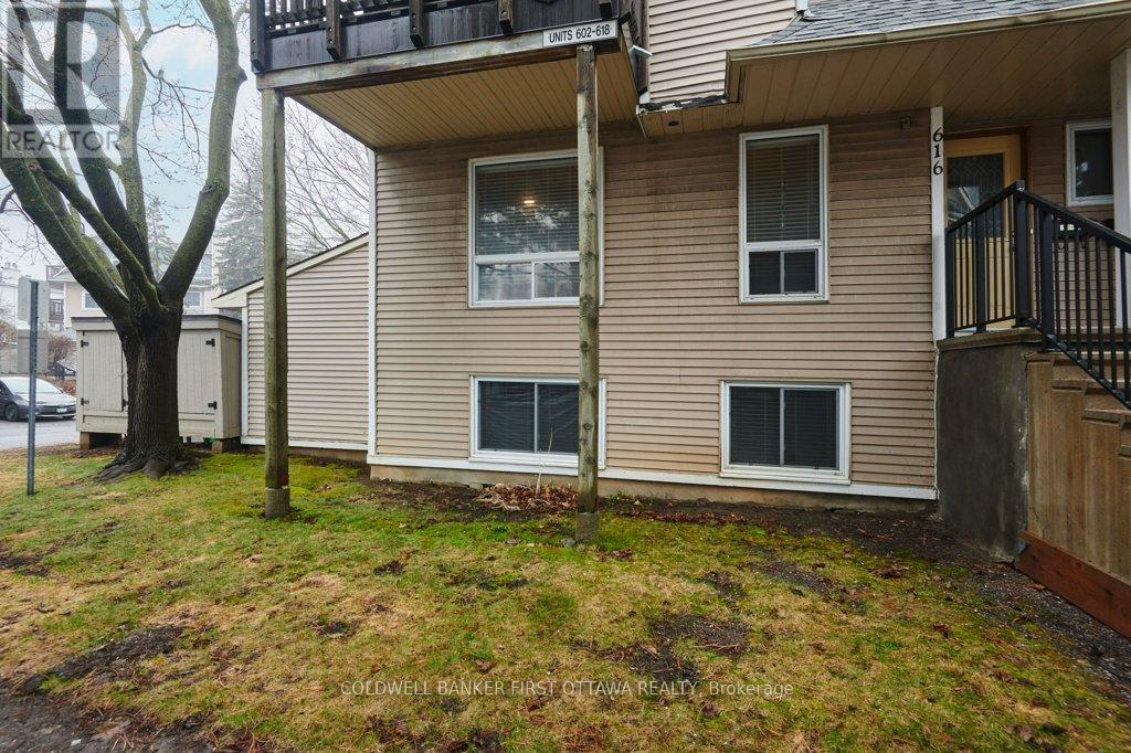 604 Tanguay Court, Ottawa, Ontario  K2L 3X3 - Photo 4 - X13023524